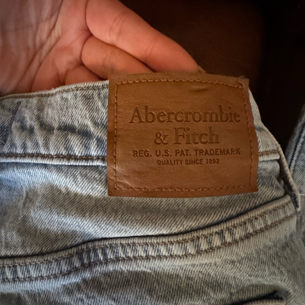 Abercrombie & Fitch Athletic Loose Jeans – Size 29x32 - Picture 4 of 6